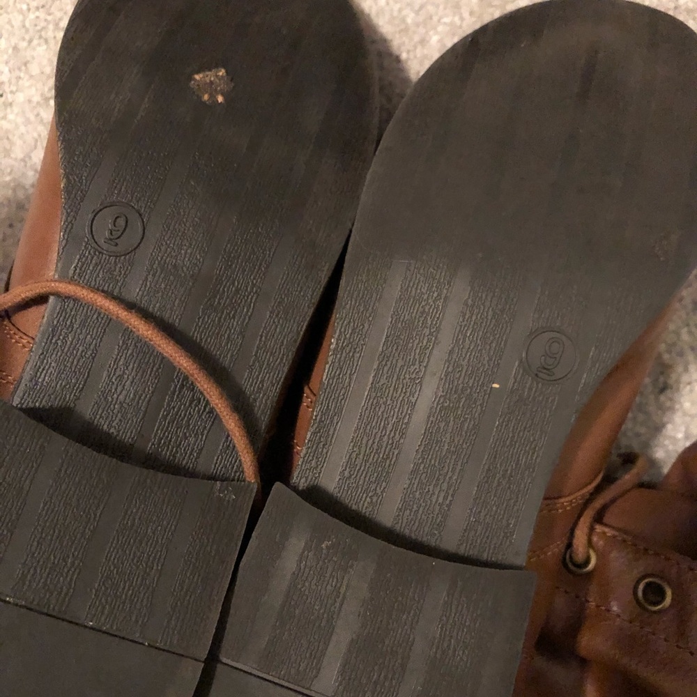 Boots - Picture 5 of 6